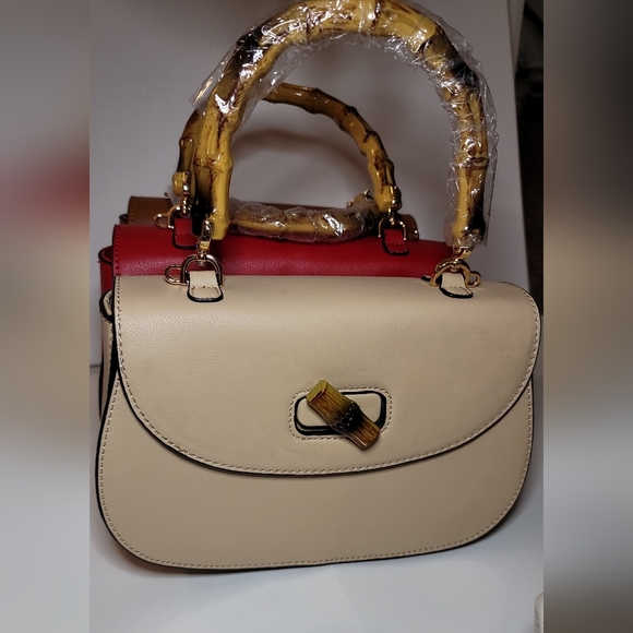 Handbags - Picture 12 of 12